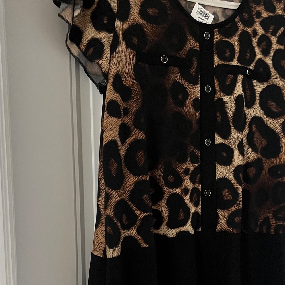 Susan Lawrence Leopard Print Blouse in Black and Brown - Picture 6 of 6